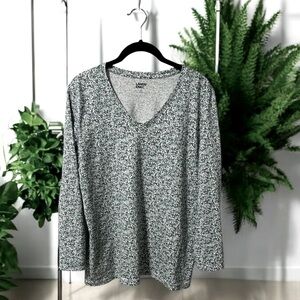 LANDS' END Sz M Relaxed Supima Cotton Long Sleeve V-Neck T-Shirt Green Floral